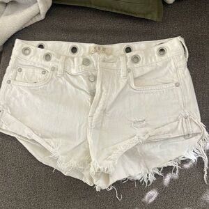 White Jean short